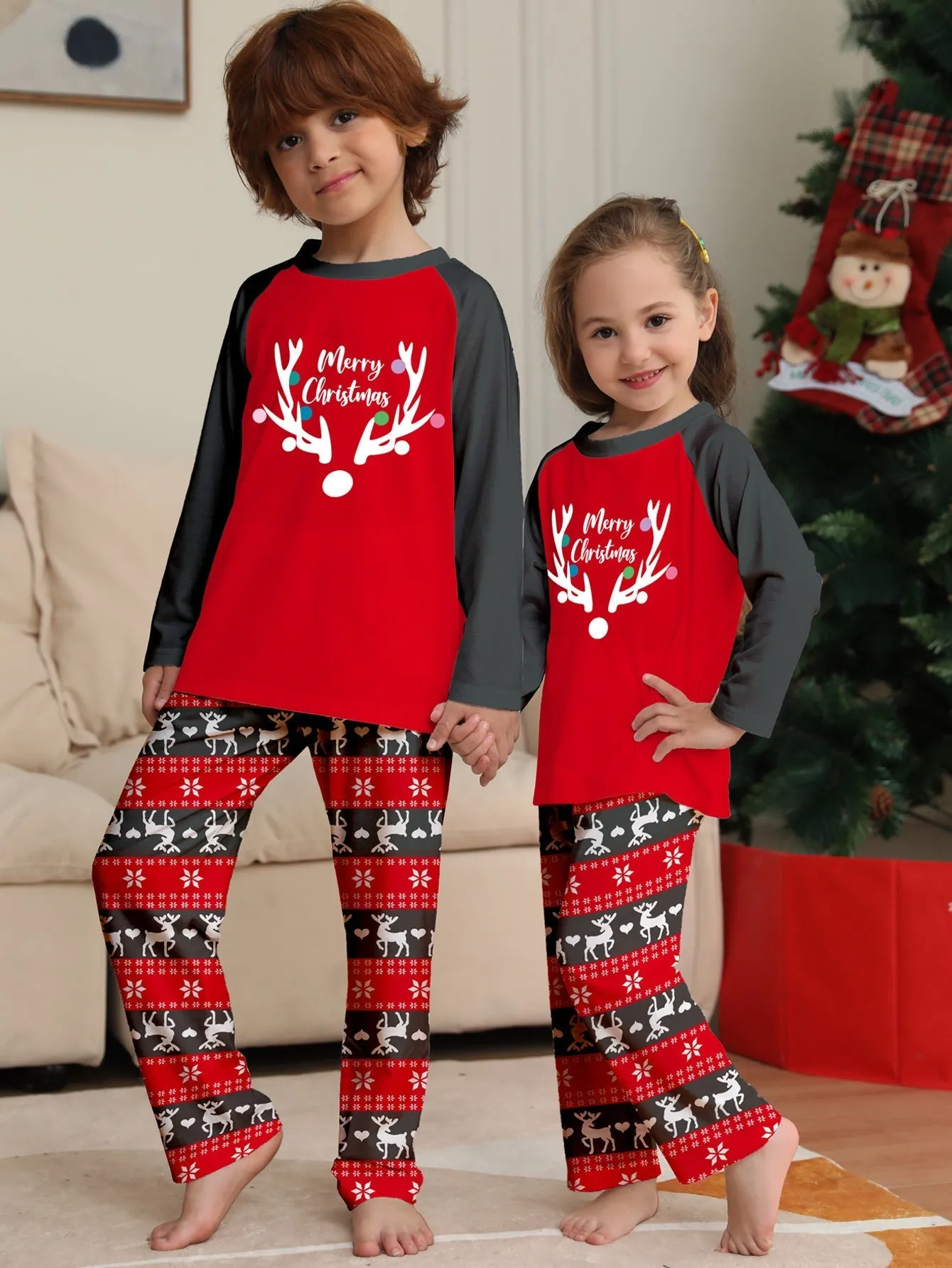 Christmas Reindeer Cartoon Letter Print Long Sleeve Pajama Set