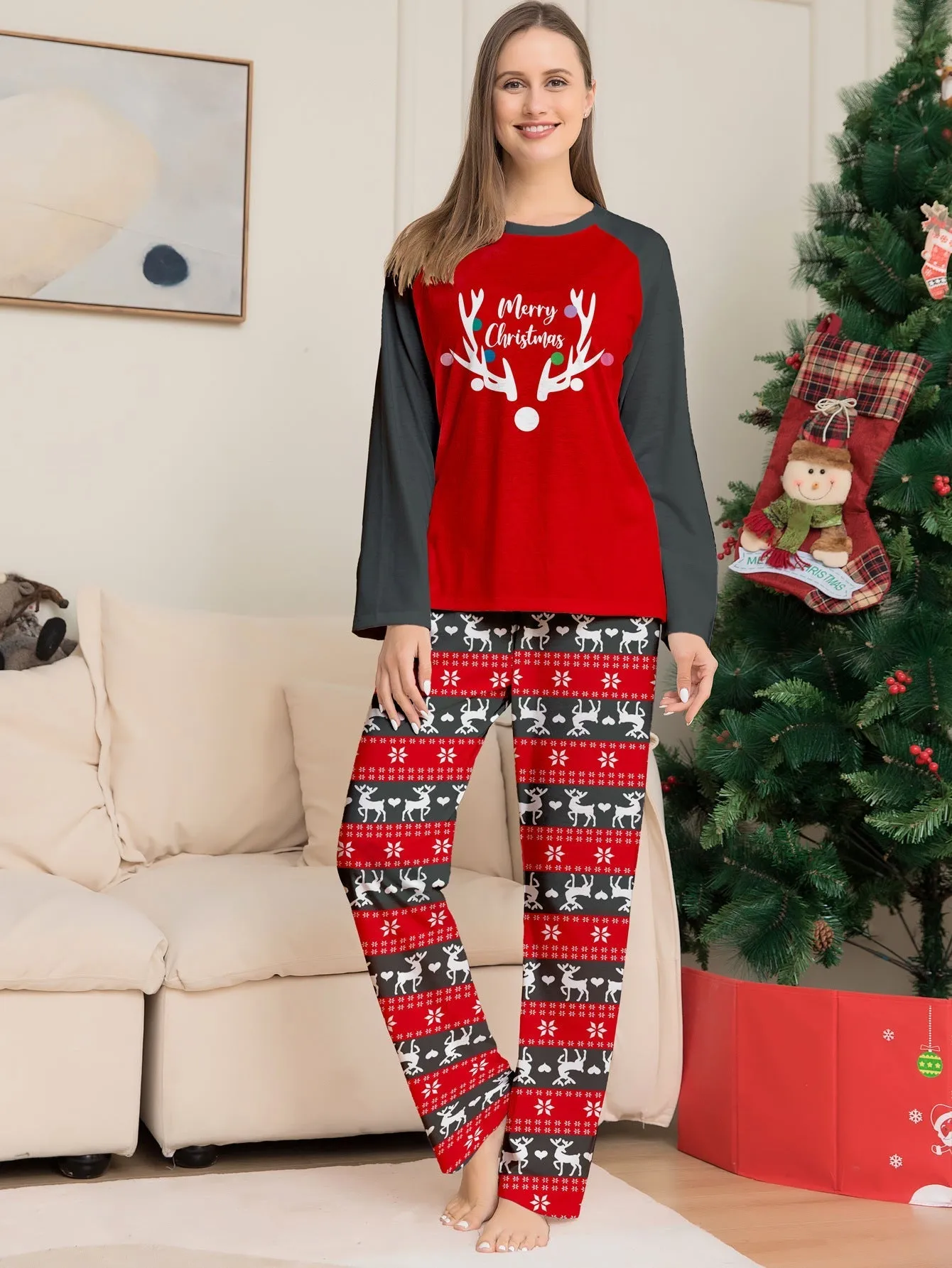 Christmas Reindeer Cartoon Letter Print Long Sleeve Pajama Set